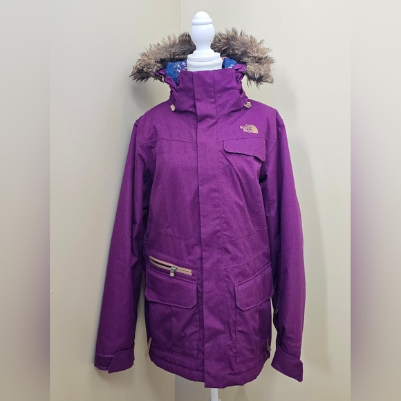⭐️ The North Face Hyvent Parka - Picture 3 of 8